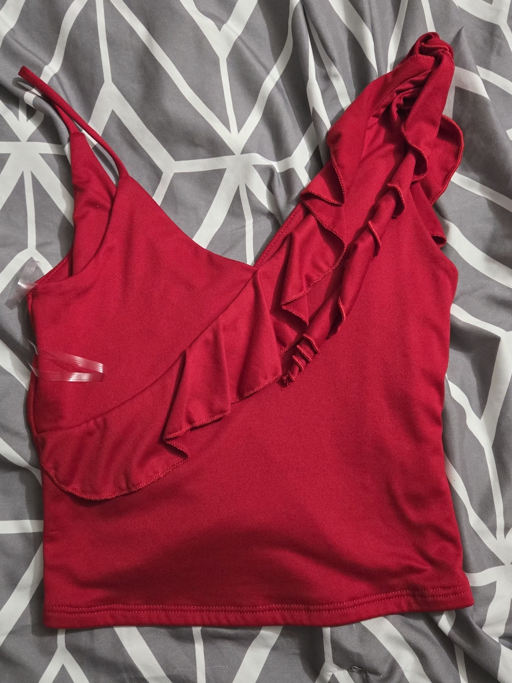 gaze Red One-Shoulder Ruffle Camisole